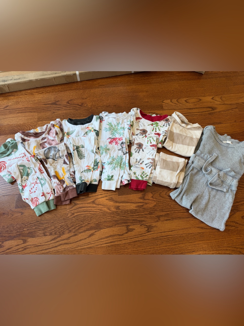 Burt’s Bees Baby Pajamas various prints size 2T (lot of 7)